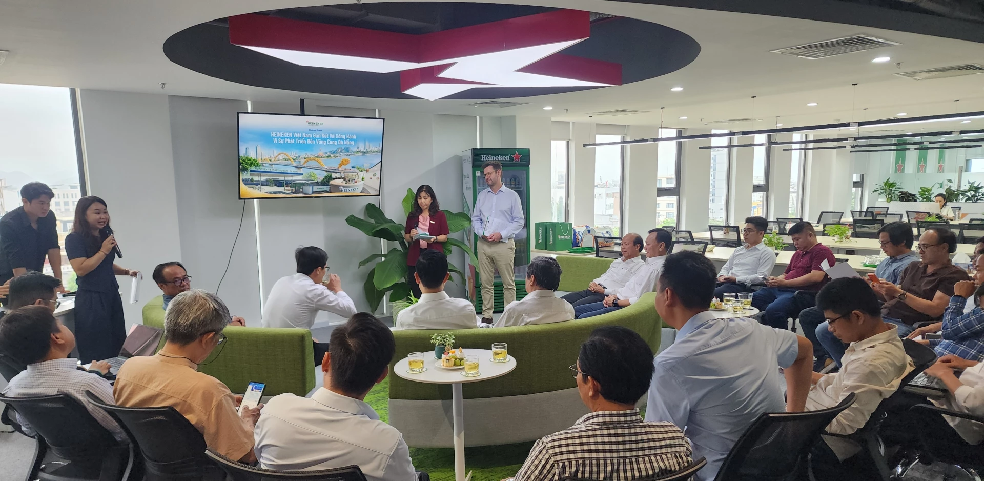 Quang cảnh sự kiện Heineken đồng hành cùng sự phát triển tại khu vực miền Trung - Ảnh Tạ Hưng