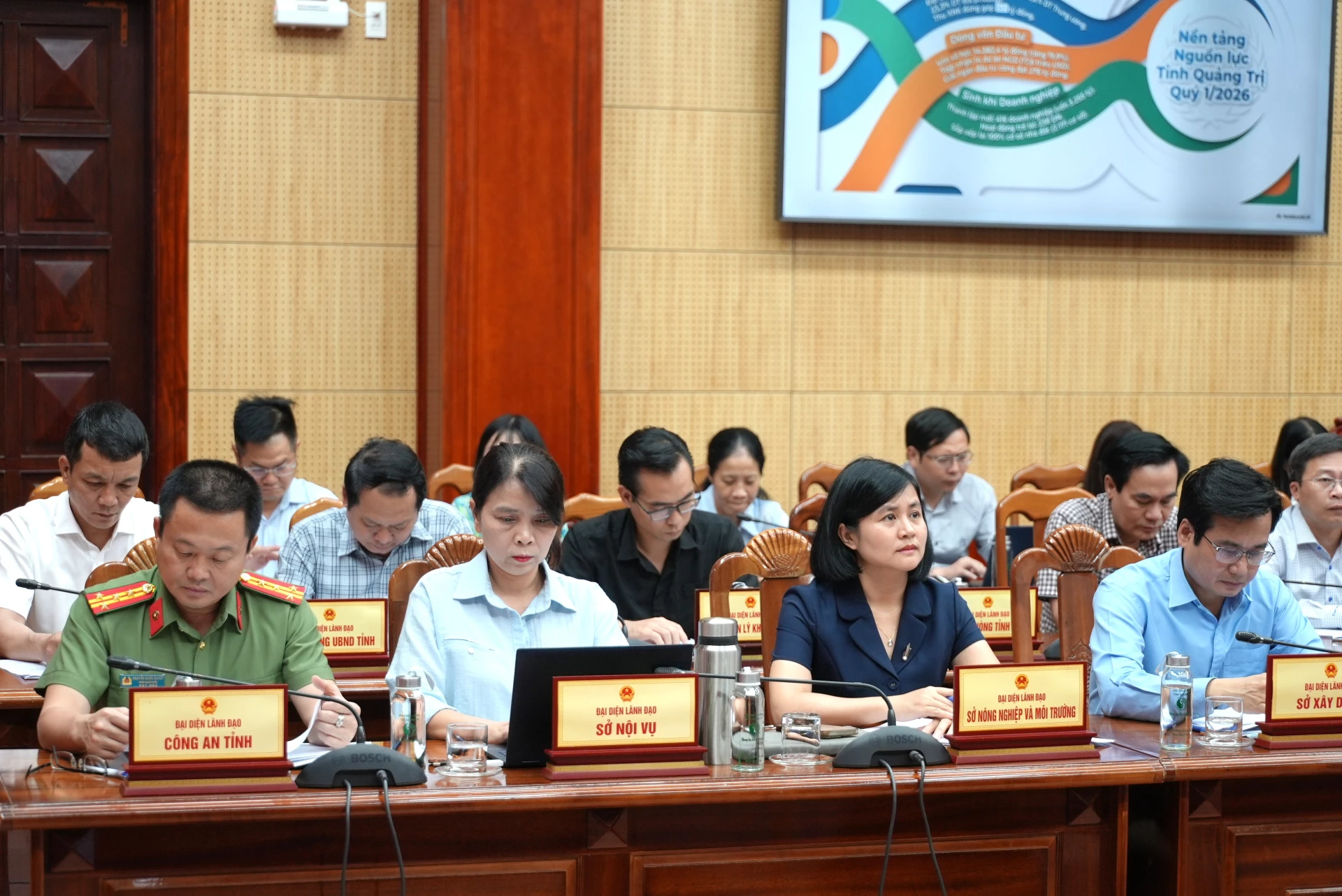 Các đại biểu tham dự phiên họp - Ảnh: T.Đ