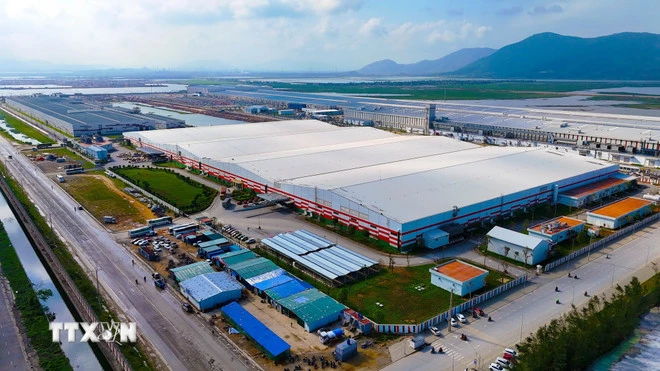 Khu kinh tế Vũng Áng hiện có nhiều nhà máy sản xuất công nghiệp quy mô lớn đã đi vào hoạt động. (Ảnh: Hữu Quyết/TTXVN)