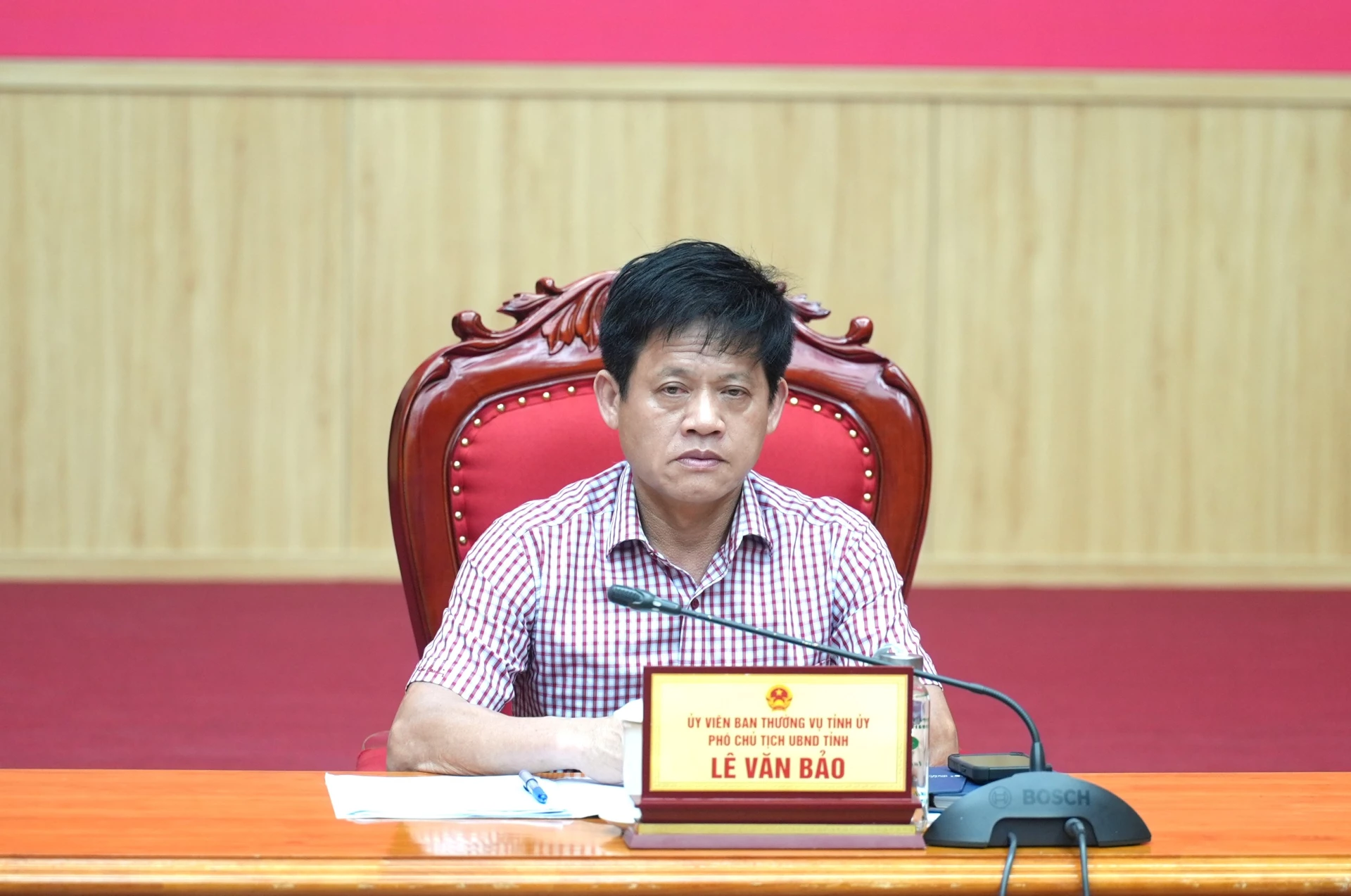 Đồng chí Lê Văn Bảo, Phó Chủ tịch UBND tỉnh chủ trì hội nghị - Ảnh: T.Đ
