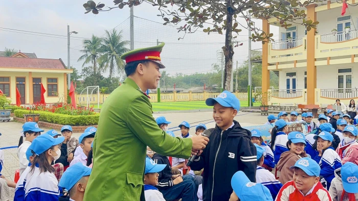 'Lá chắn' giữ bình yên cho Nhân dân