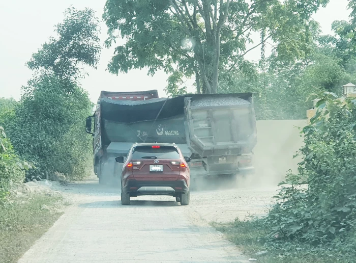 Lệ Ninh: Đường giao thông nông thôn đứng trước nguy cơ bị xe tải trọng lớn 'cày nát'