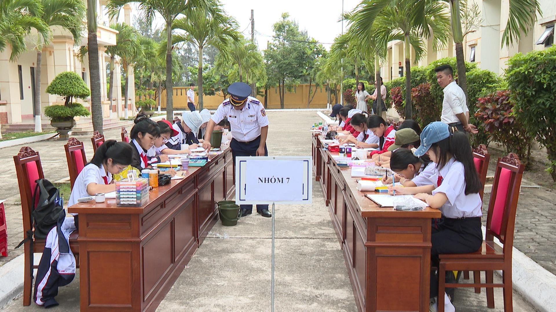 Đông đảo các em học sinh tham gia cuộc thi - Ảnh: PĐ