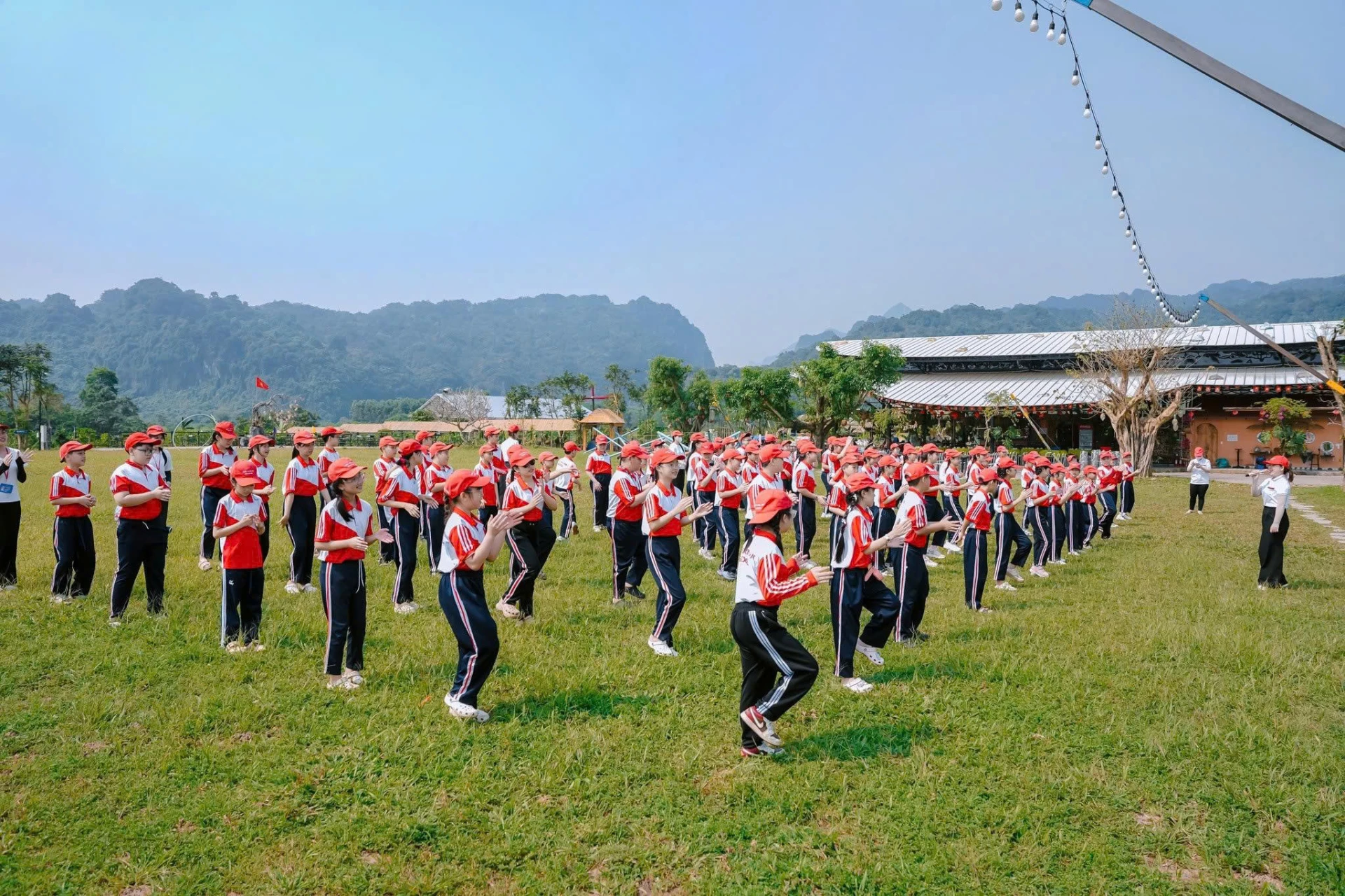 Các chuyến dã ngoại được thiết kế phù hợp với lứa tuổi-Ảnh D.H