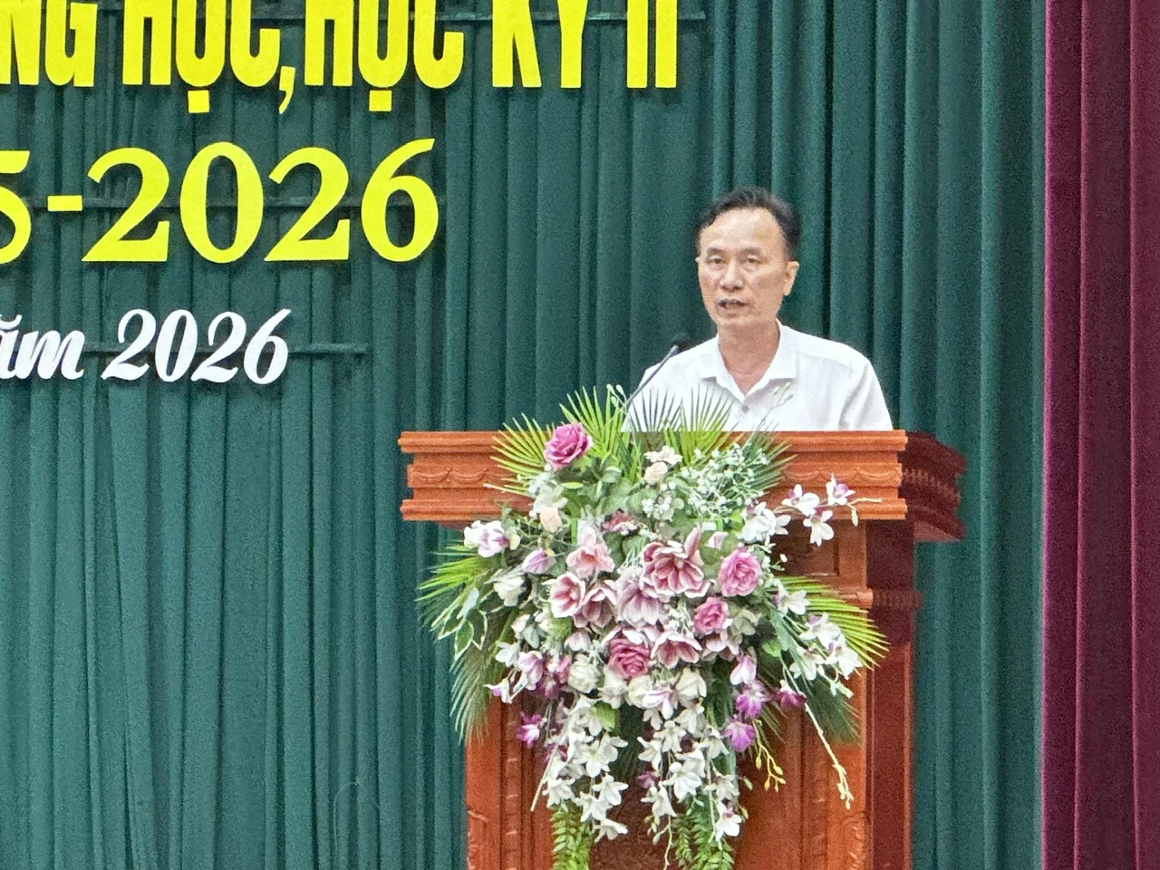 Lãnh đạo trường THPT A Túc nêu quyết tâm của nhà trường đối với kỳ thi THPT tới. Ảnh: Việt Anh