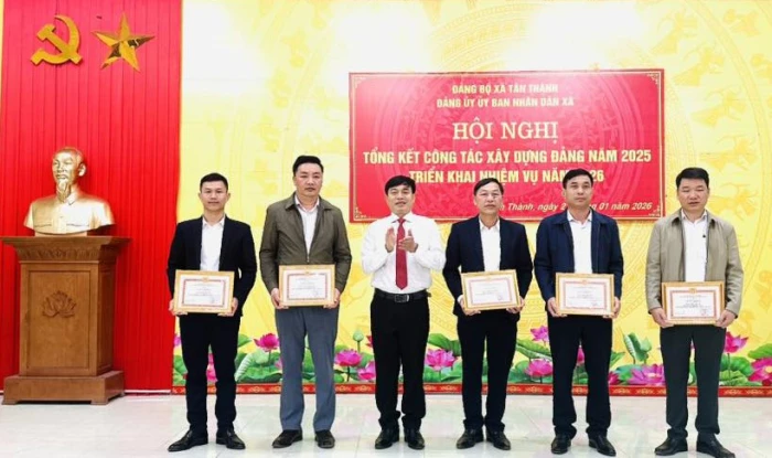 Đảng bộ xã Tân Thành: Đưa nghị quyết của Đảng vào cuộc sống