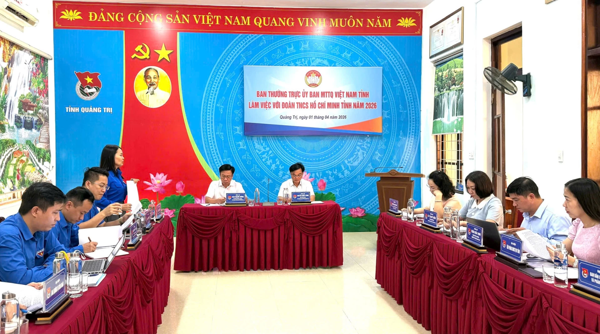 Quang cảnh buổi làm việc - Ảnh: N.L