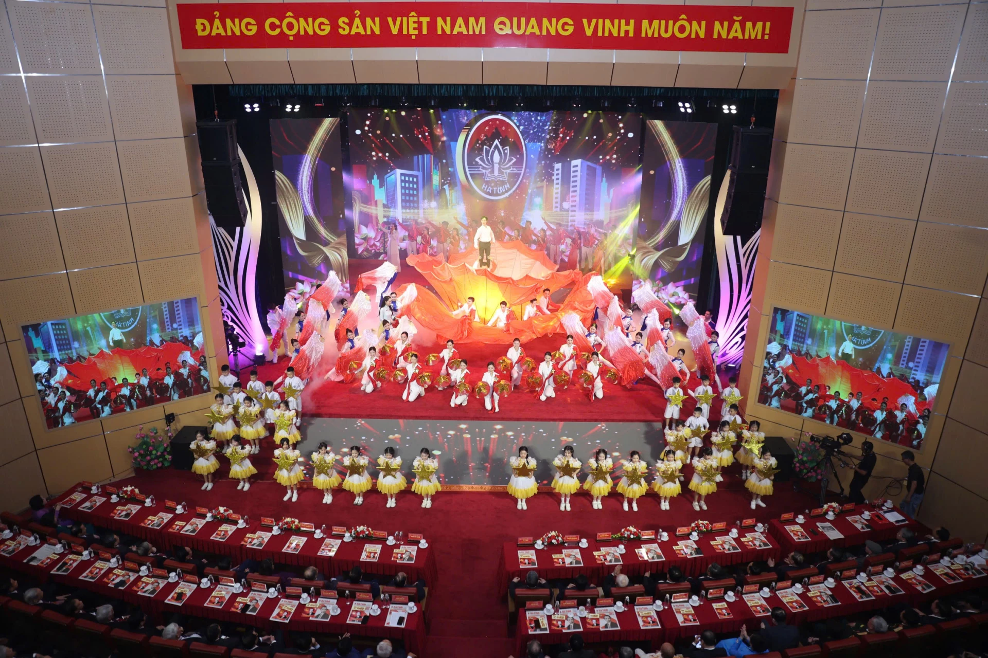 Quang cảnh lễ kỷ niệm - Ảnh: Q.V