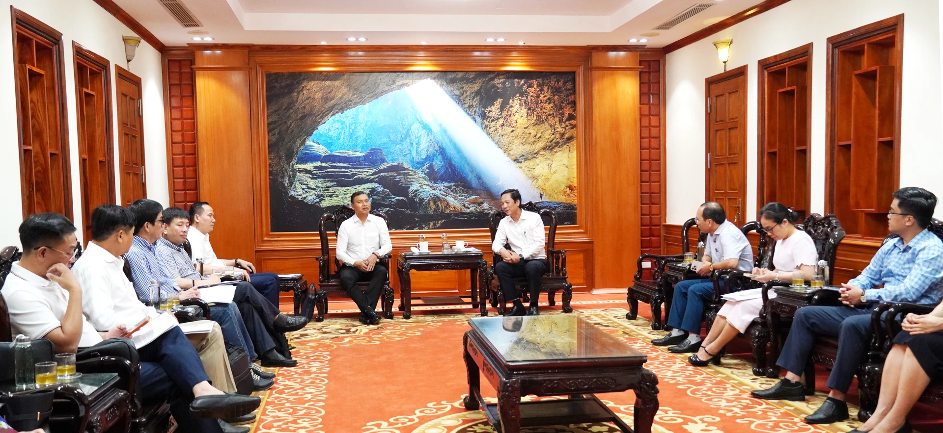 A1: Quang cảnh buổi làm việc - Ảnh: C.H