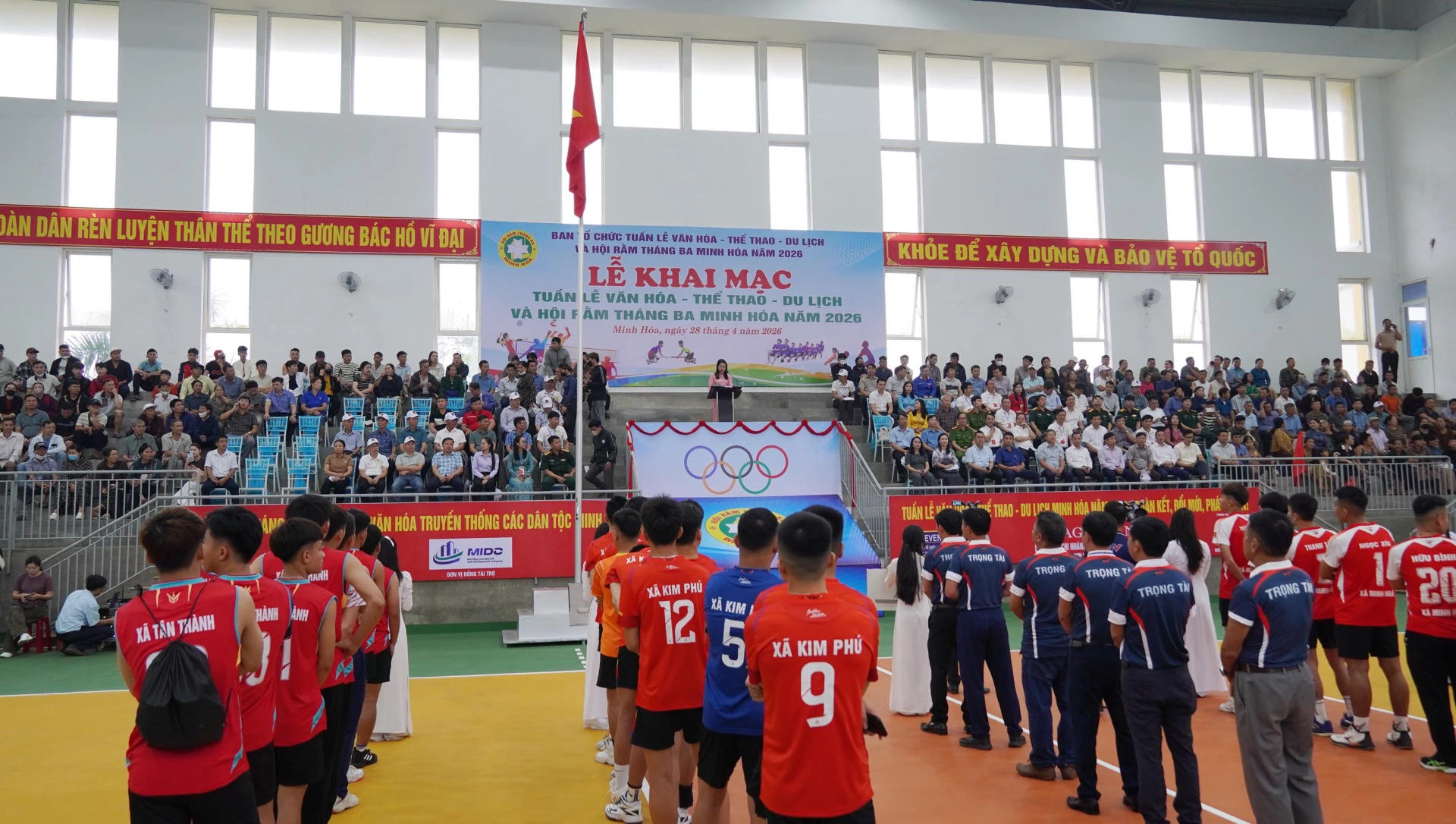 Quang cảnh buổi lễ khai mạc - Ảnh: C.H