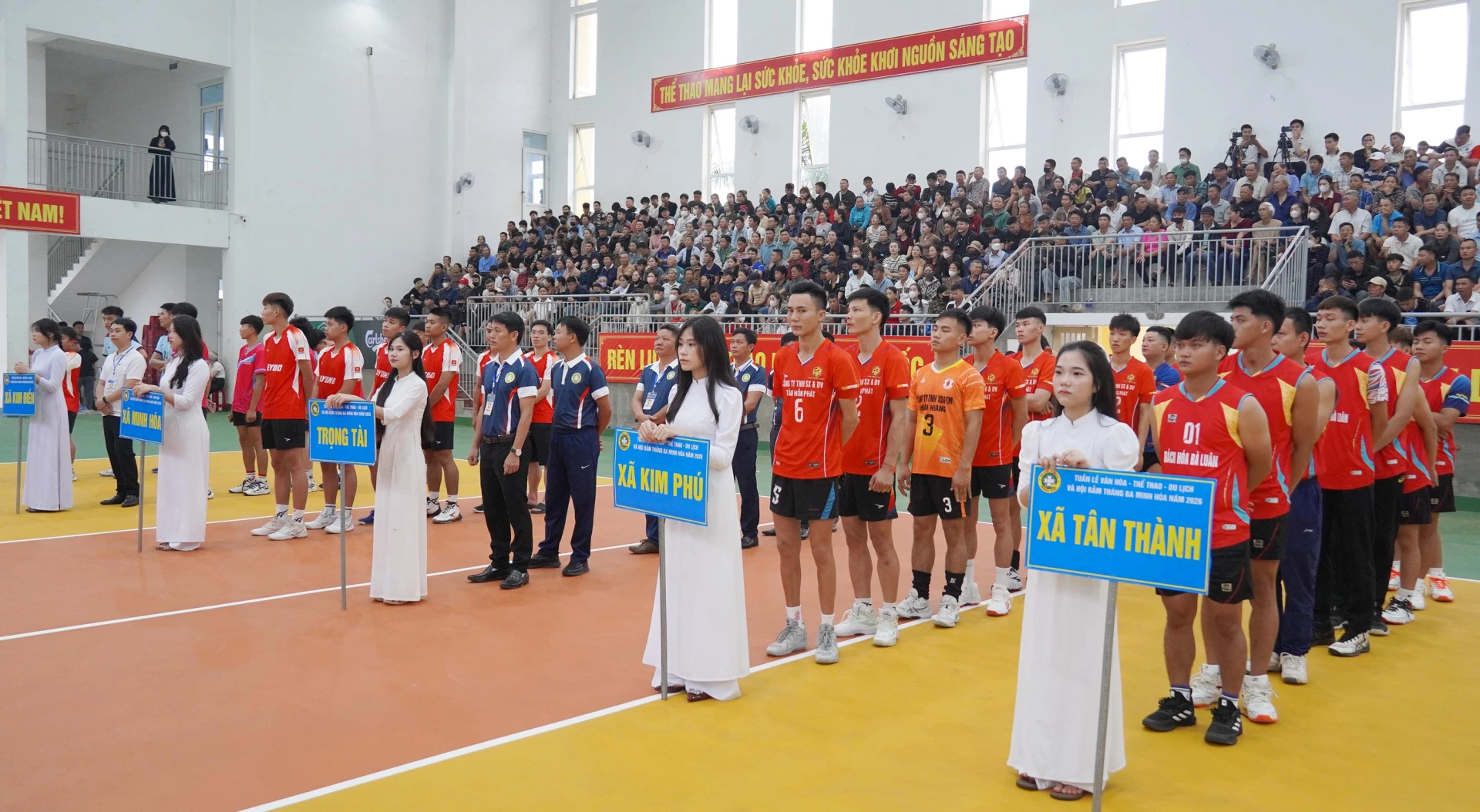 Quang cảnh buổi lễ khai mạc - Ảnh: C.H