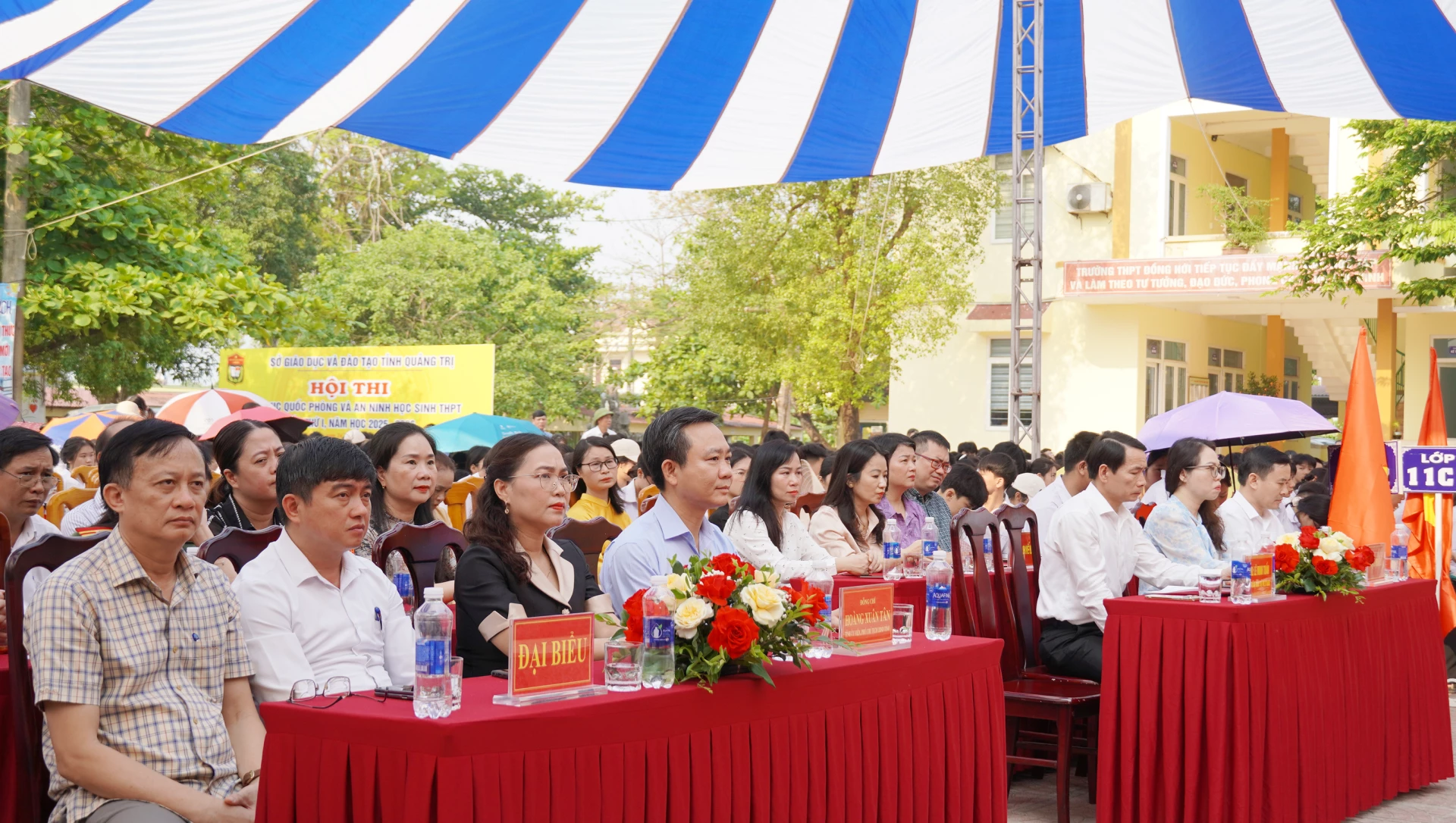 Các đại biểu tham dự buổi lễ - Ảnh: C.H