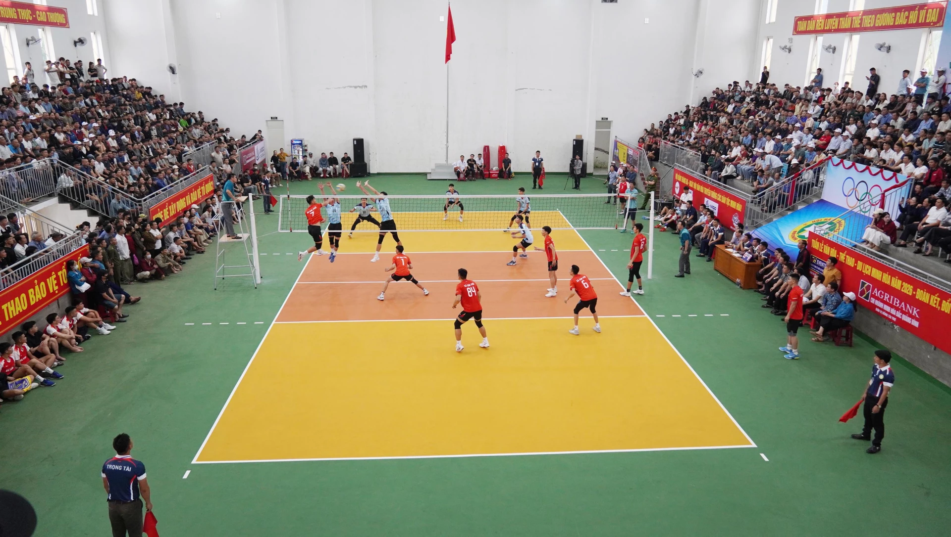 Quang cảnh buổi lễ khai mạc - Ảnh: C.H