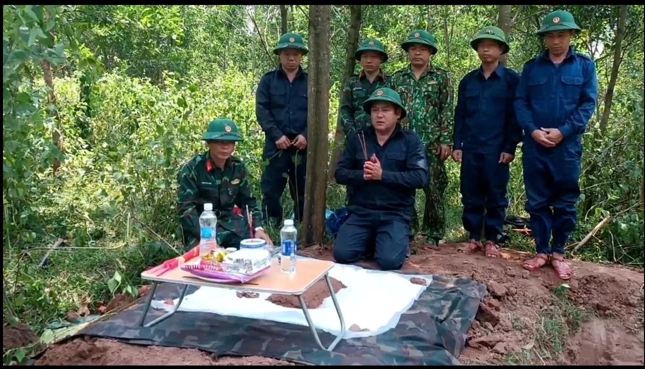 Đội quy tập 589 tổ chức khảo sát, xác minh và quy tập được 2 hài cốt liệt sĩ tại khu vực bản Bãi Dinh, xã Dân Hóa, tỉnh Quảng Trị.