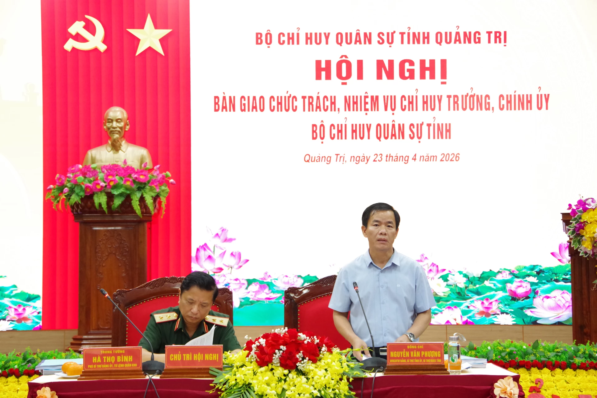 Đồng chí Nguyễn Văn Phương, Ủy viên Ban Chấp hành Trung ương Đảng, Bí thư Tỉnh ủy,
Bí thư Đảng ủy Quân sự tỉnh phát biểu tại hội nghị