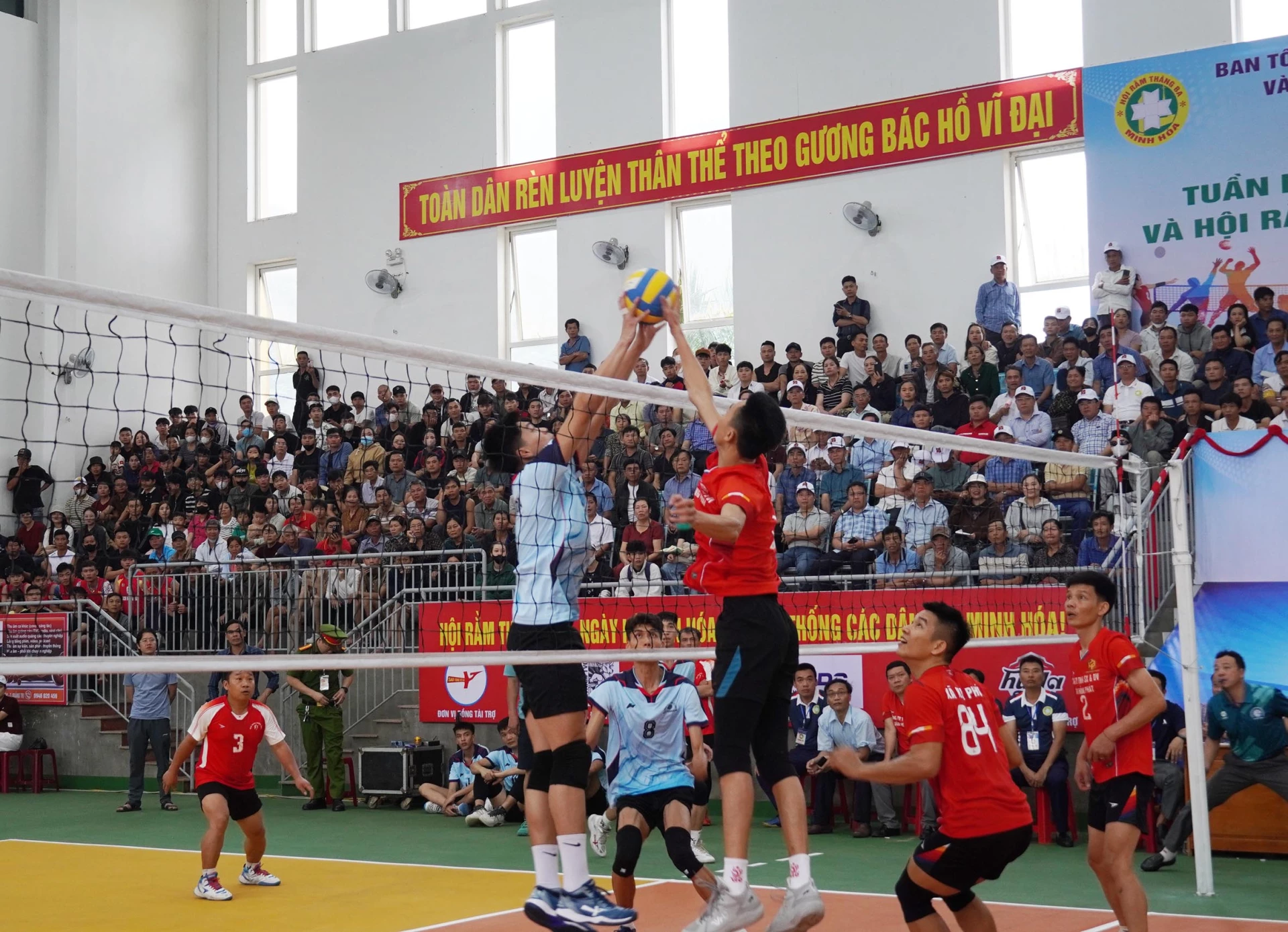 Quang cảnh buổi lễ khai mạc - Ảnh: C.H