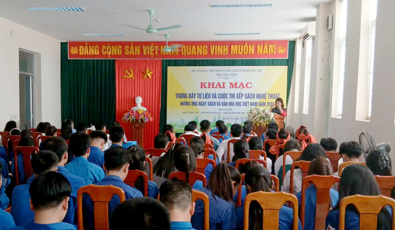 Quang cảnh lễ khai mạc - Ảnh: H.Đ