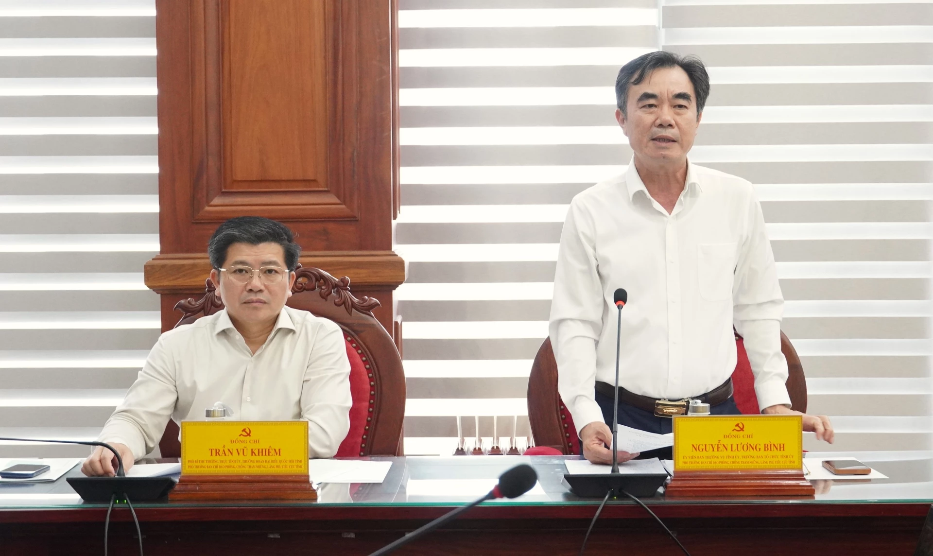 Đồng chí Nguyễn Lương Bình, Ủy viên Ban Thường vụ, Trưởng Ban Tổ chức Tỉnh ủy phát biểu tại phiên họp - Ảnh: Q.V