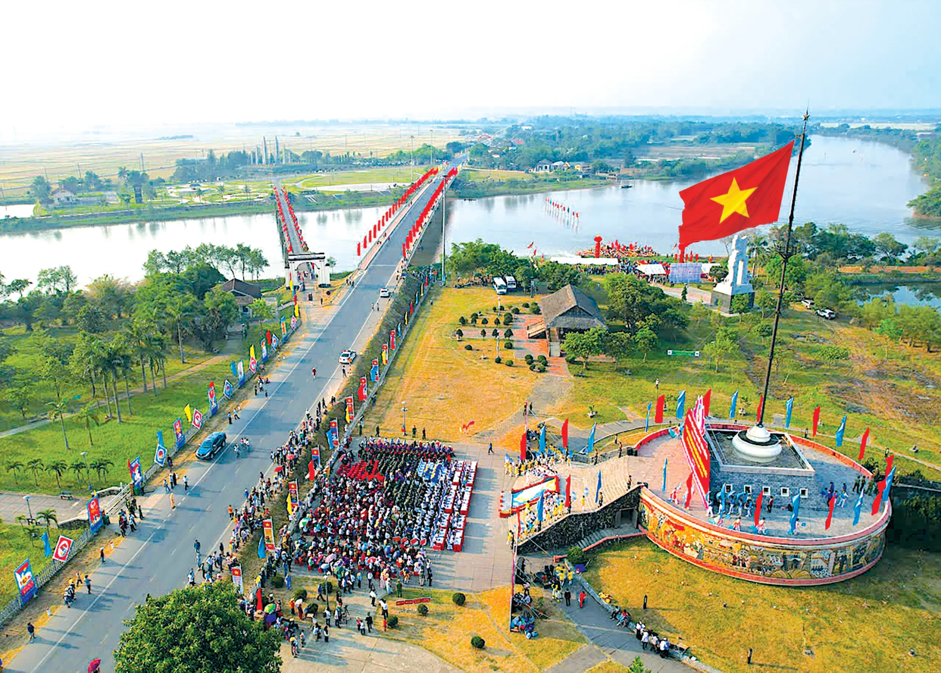 Di tích quốc gia đặc biệt đôi bờ Hiền Lương-Bến Hải - Ảnh: Lê Tú