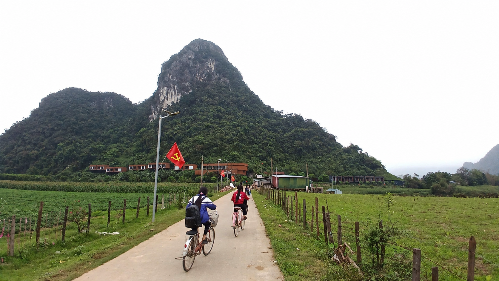 Làng du lịch Tân Hóa, xã Kim Phú, điểm đến đang từng bước ứng dụng công nghệ số để thu hút du khách - Ảnh N.B