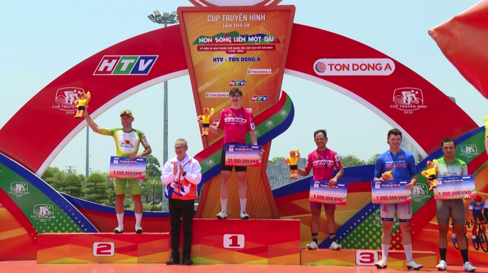 Trao thưởng chặng 7 Cuộc đua xe đạp toàn quốc tranh Cúp Truyền hình TP. Hồ Chí Minh lần thứ 38