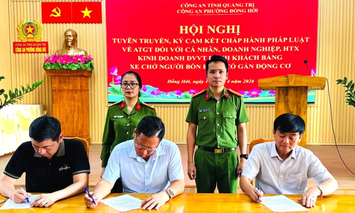 Ký cam kết chấp hành pháp luật đối với người kinh doanh dịch vụ xe điện 4 bánh chở khách