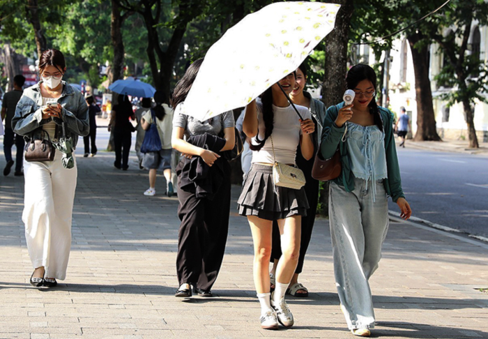 Thời tiết ngày 12/4: Bắc bộ tăng nhiệt, Nam bộ duy trì oi bức, chiều tối có dông