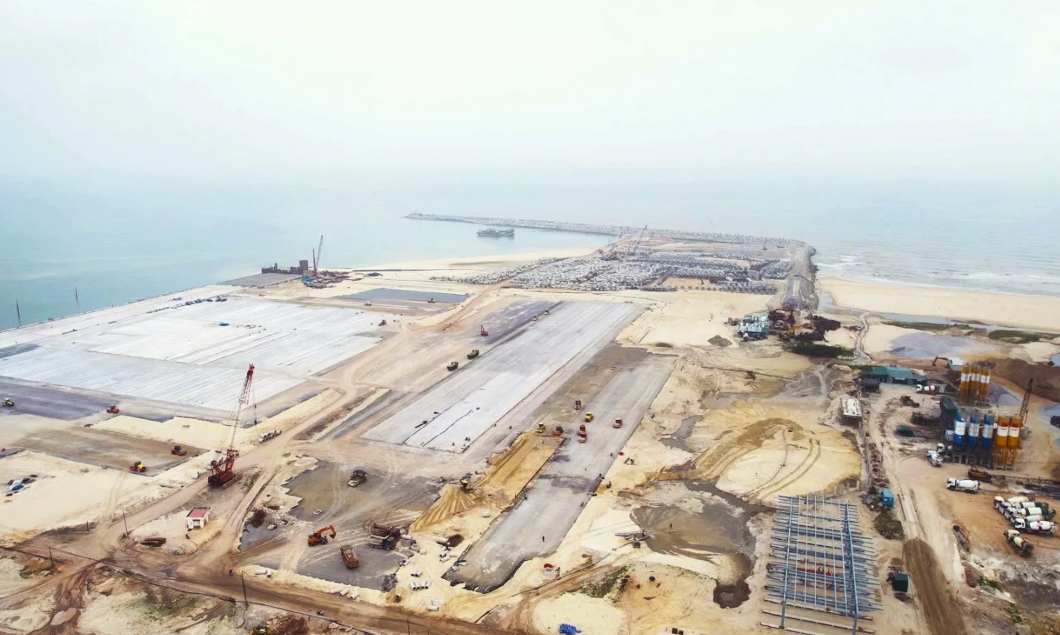 Cảng biển nước sâu trên Hành lang kinh tế Đông-Tây