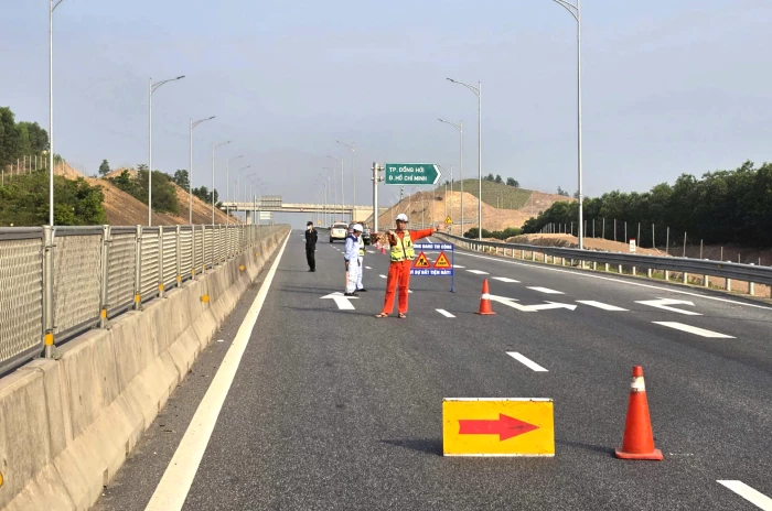 Tuyến cao tốc Bắc-Nam từ Vũng Áng đến Cam Lộ tạm đóng từng đoạn từ ngày 22-26/4
