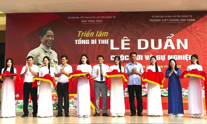 Khai mạc triển lãm ảnh 'Tổng Bí thư Lê Duẩn-Cuộc đời và sự nghiệp'