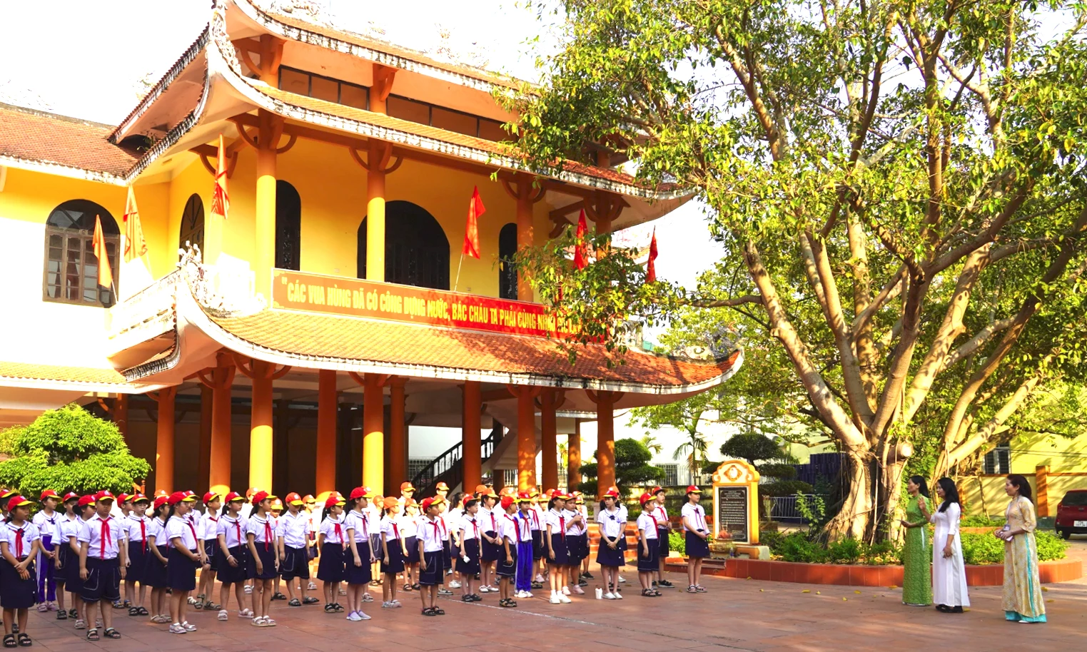 Điểm hẹn Cây Đa-Chùa Ông