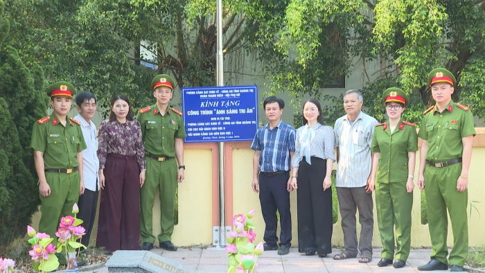 Khánh thành công trình 'Ánh sáng tri ân' 