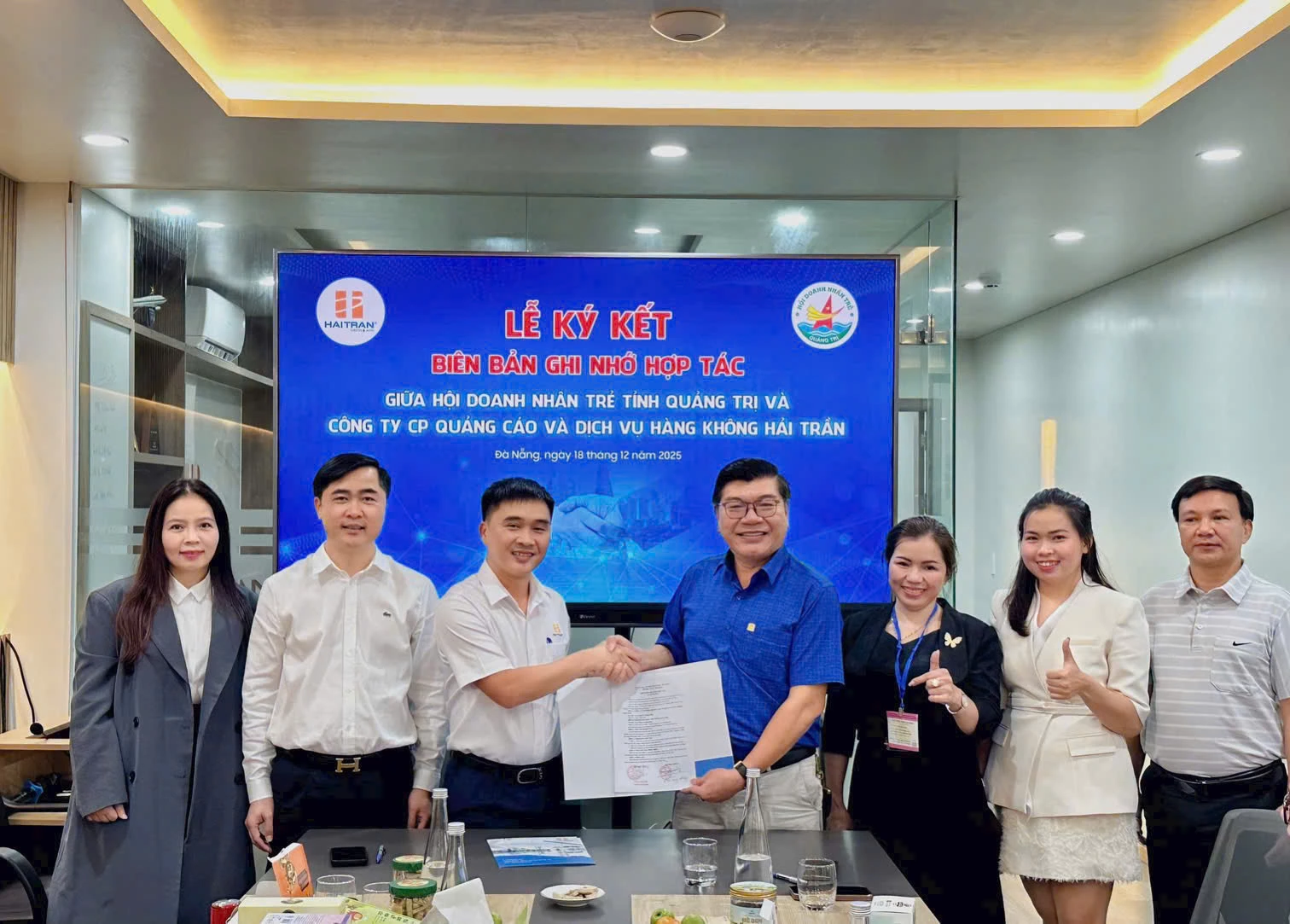 Các đơn vị ký kết biên bản ghi nhớ, tăng cường liên kết để phát triển - Ảnh: B.C