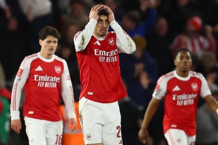 FA Cup: Arsenal thua sốc, Man City và Chelsea thắng 'hủy diệt'