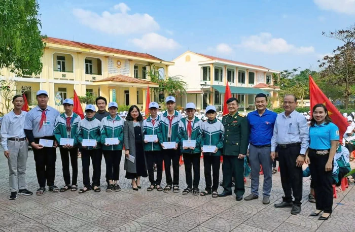 Góp sức xây dựng quê hương