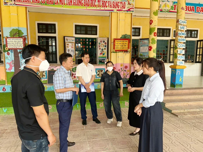 Kiểm tra, xử lý ổ dịch thủy đậu tại xã Hướng Lập