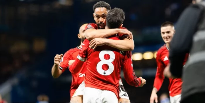 Premier League: Đánh bại Chelsea, M.U tiến gần vé dự Champions League