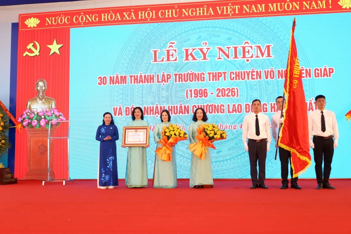 Kỷ niệm 30 năm thành lập Trường THPT chuyên Võ Nguyên Giáp