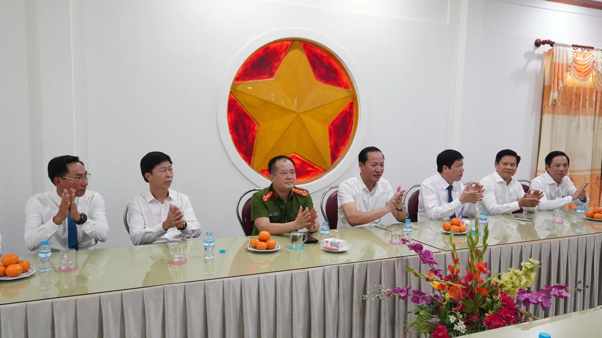 Đại biểu tham dự buổi làm việc - Ảnh: Q.V