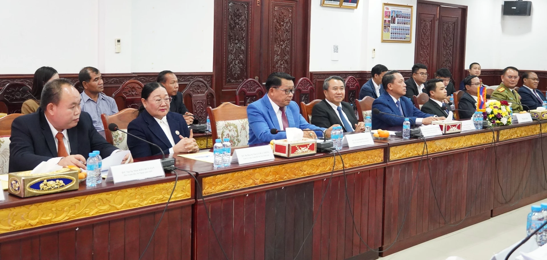 Đại biểu tỉnh Sạ-vẳn-nạ-khệt tham dự buổi làm việc - Ảnh: Q.V