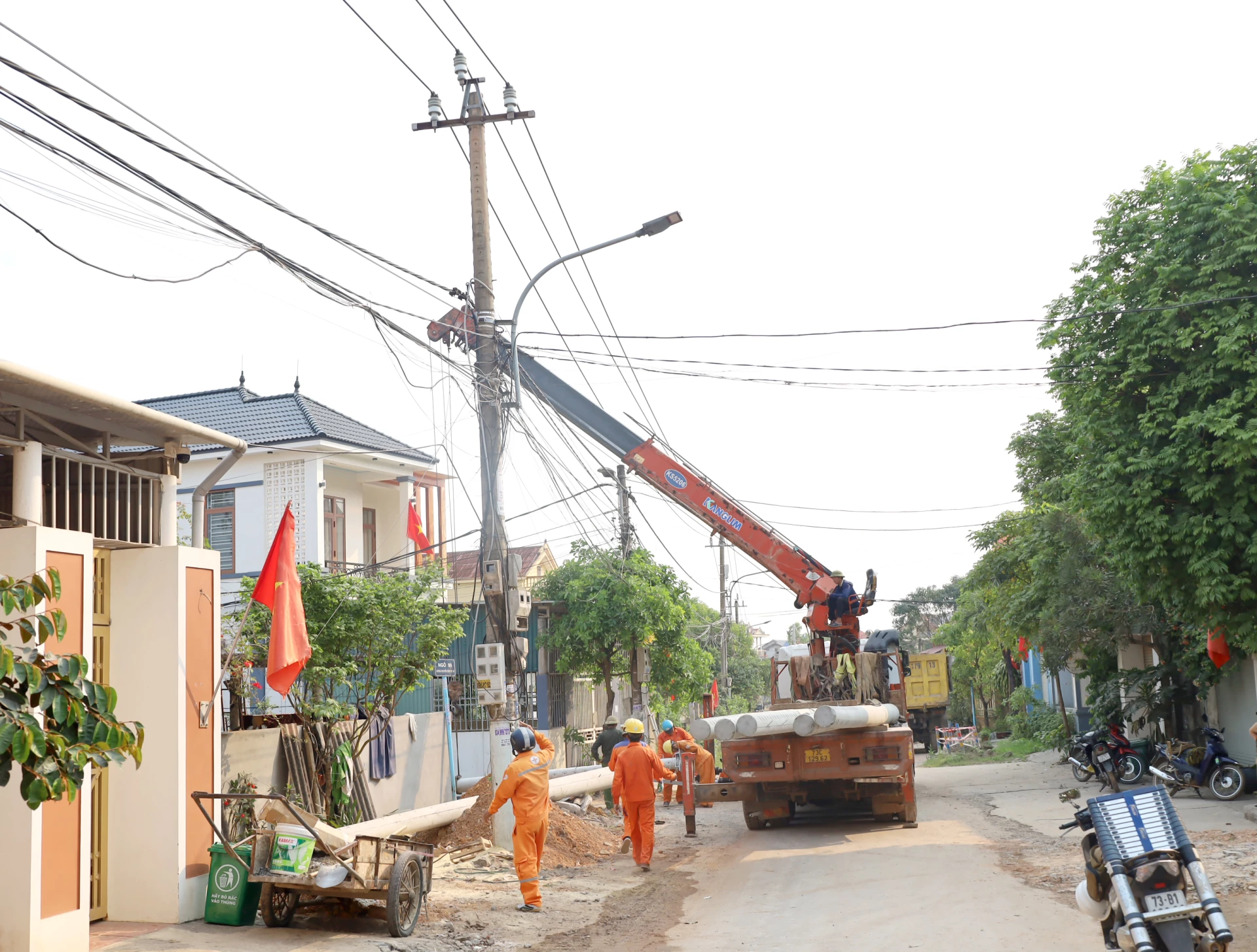 Nhiều tuyến đường điện tại phường Đồng Thuận được đầu tư nâng cấp để đáp ứng việc cấp điện an toàn, ổn định trong mùa khô năm 2026 - Ảnh: V.M