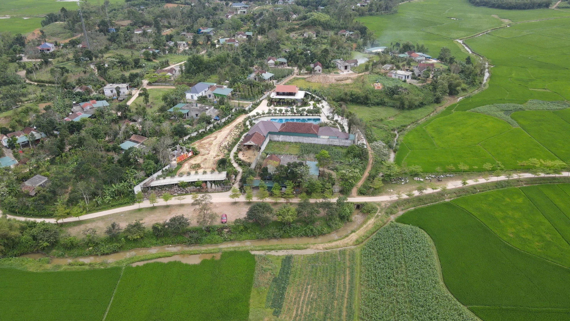 Khu du lịch sinh thái Làng Sen ở Cự Nẫm - Ảnh: P.P