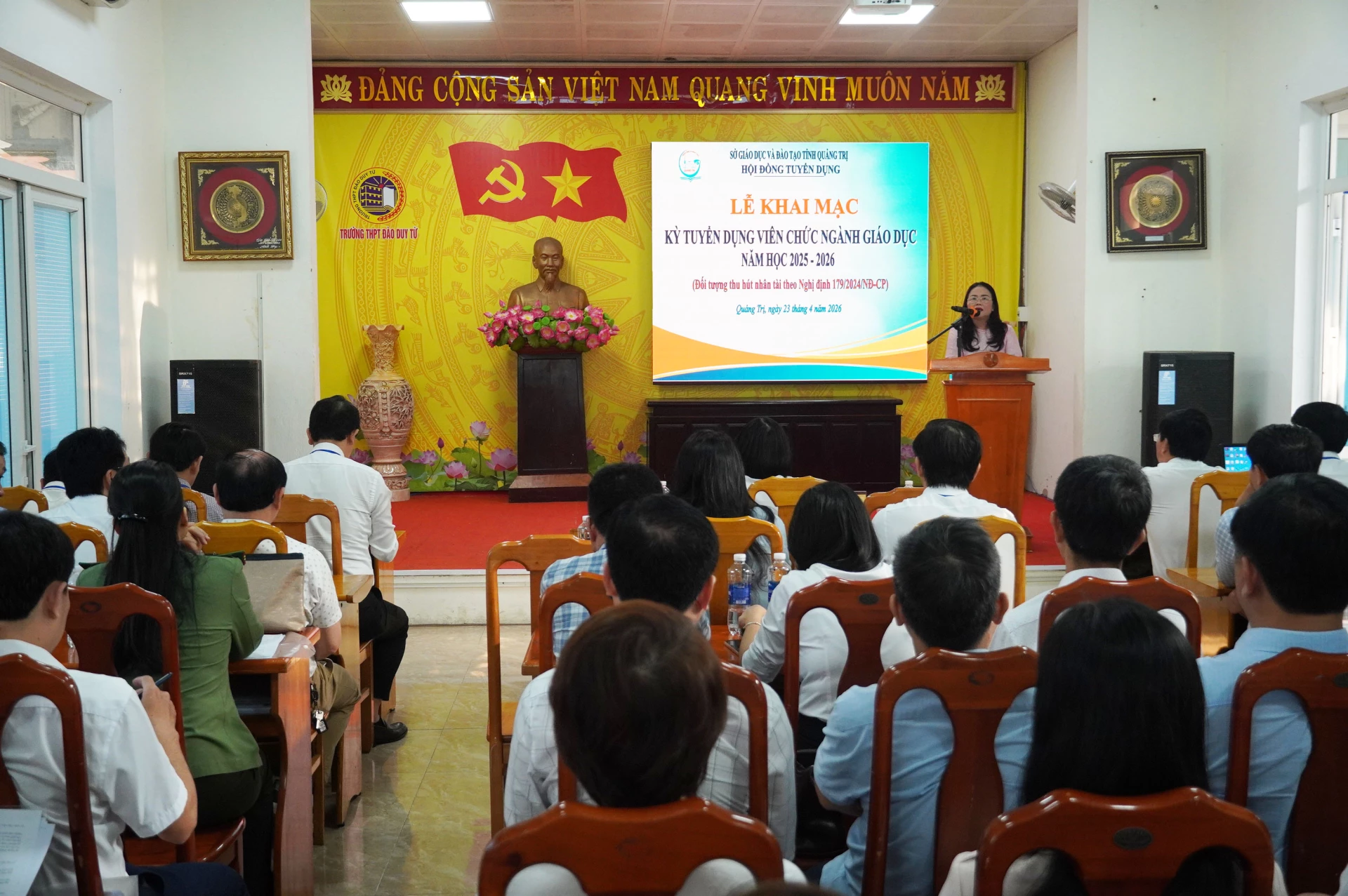 Quang cảnh buổi  khai mạc