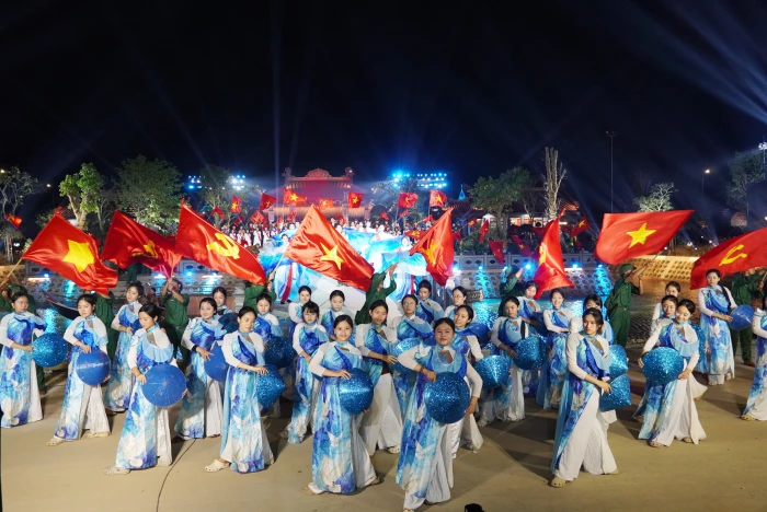 Tổng duyệt Chương trình nghệ thuật chính luận 'Bản hùng ca trên sông'