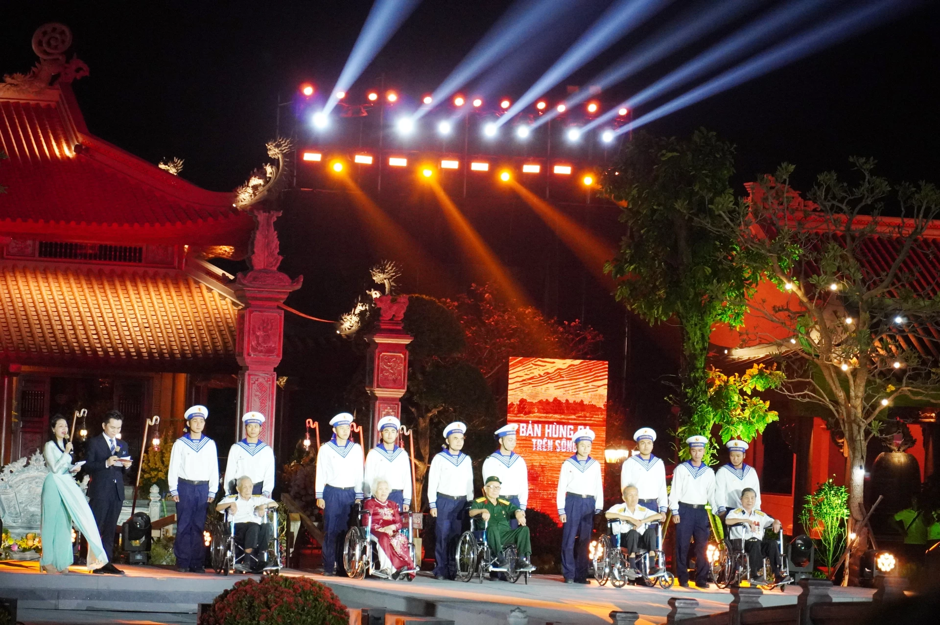 Tri ân những người đã viết nên huyền thoại sông Gianh - Ảnh: X.P