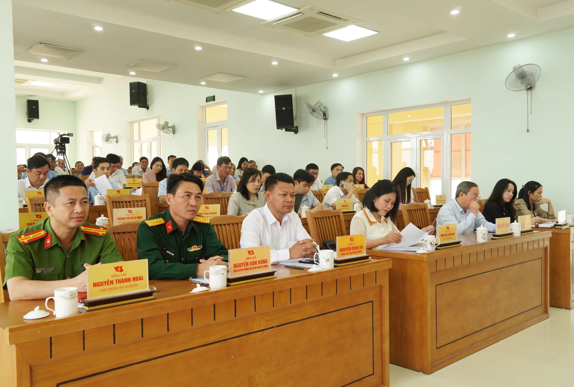 Các đại biểu dự hội nghị - Ảnh: HL