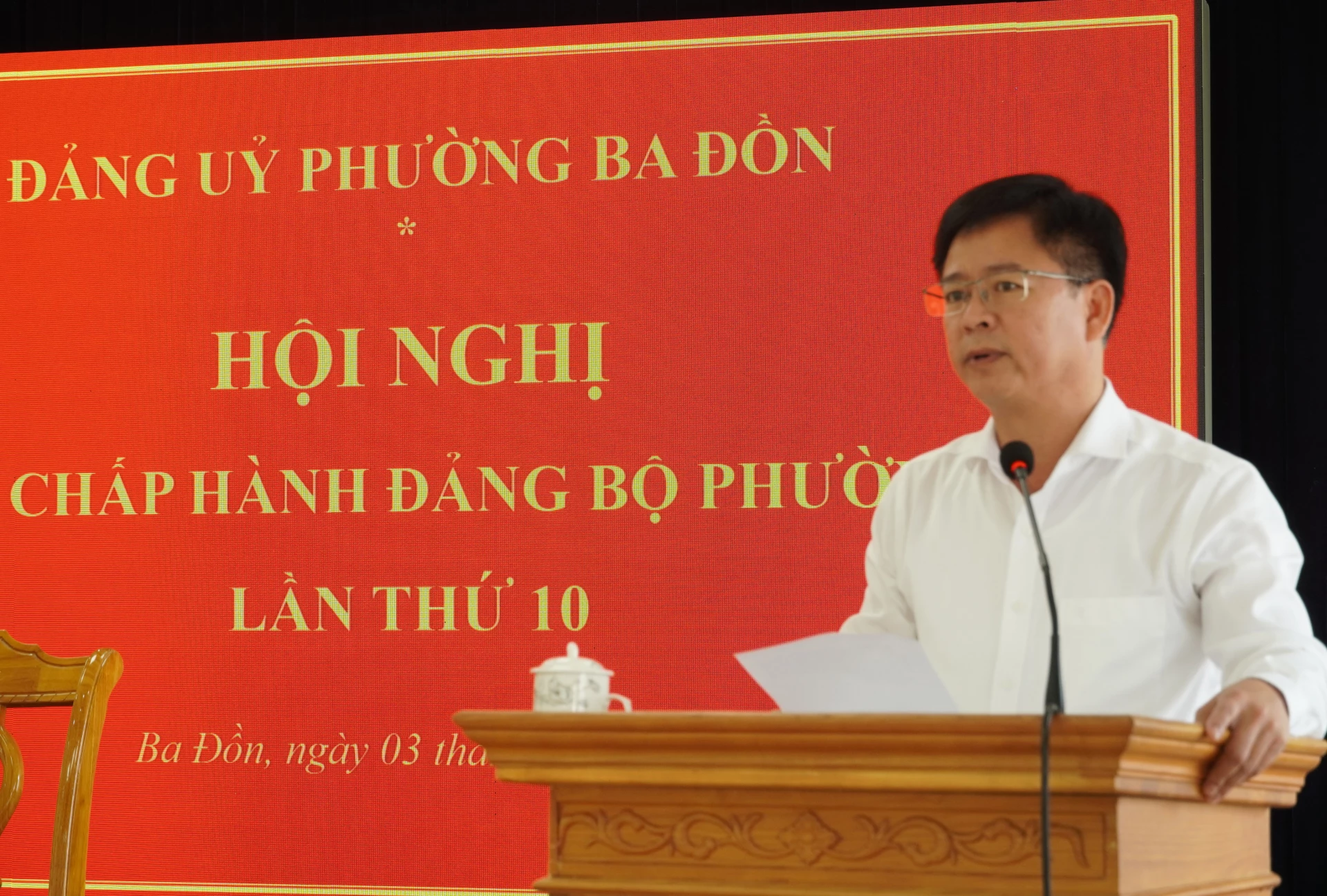 Đồng chí Phạm Quang Ánh, Tỉnh ủy viên, Bí thư Đảng ủy phường Ba Đồn phát biểu kết luận hội nghị - Ảnh: HL