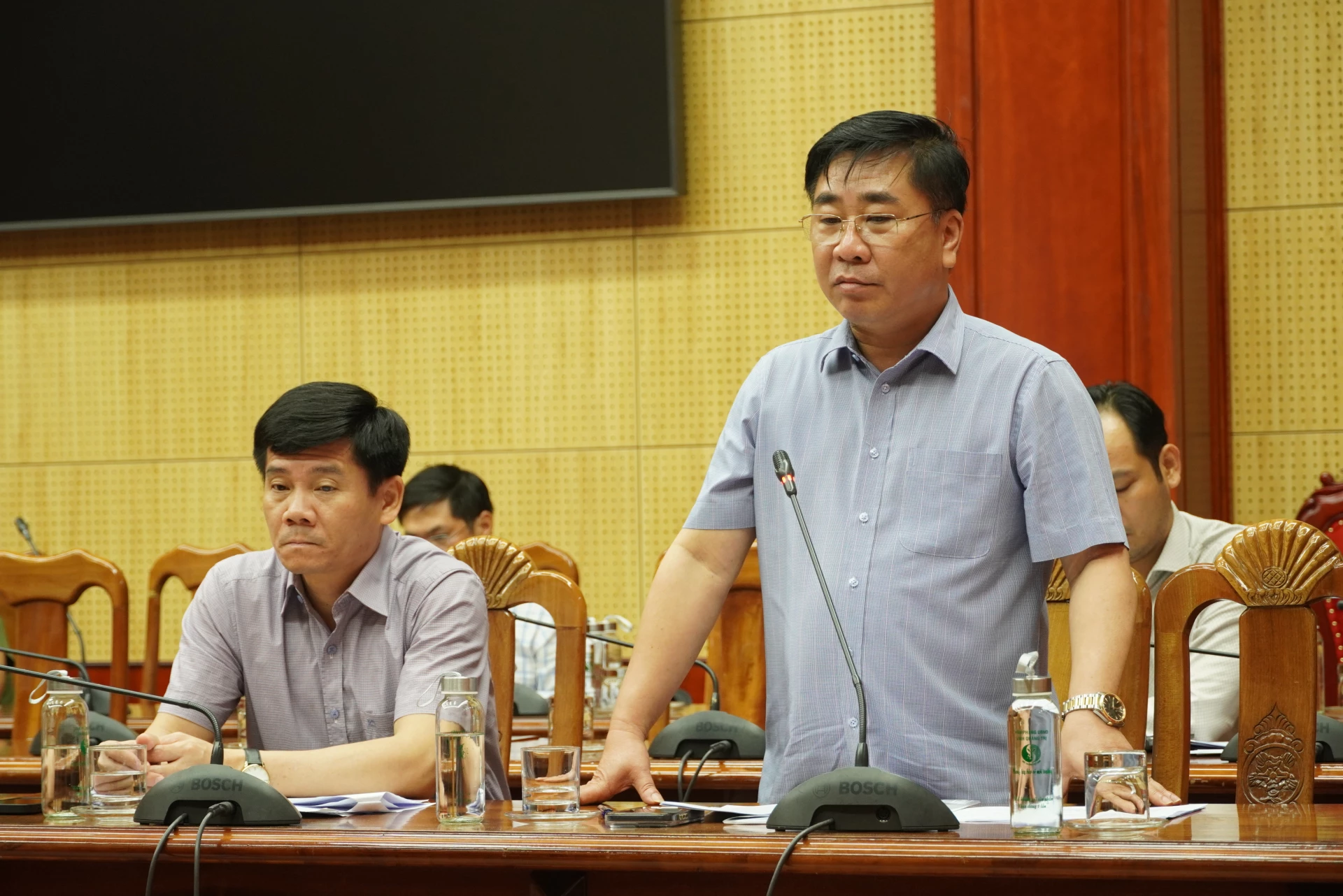 Đại biểu phát biểu tại cuộc họp - Ảnh: HL