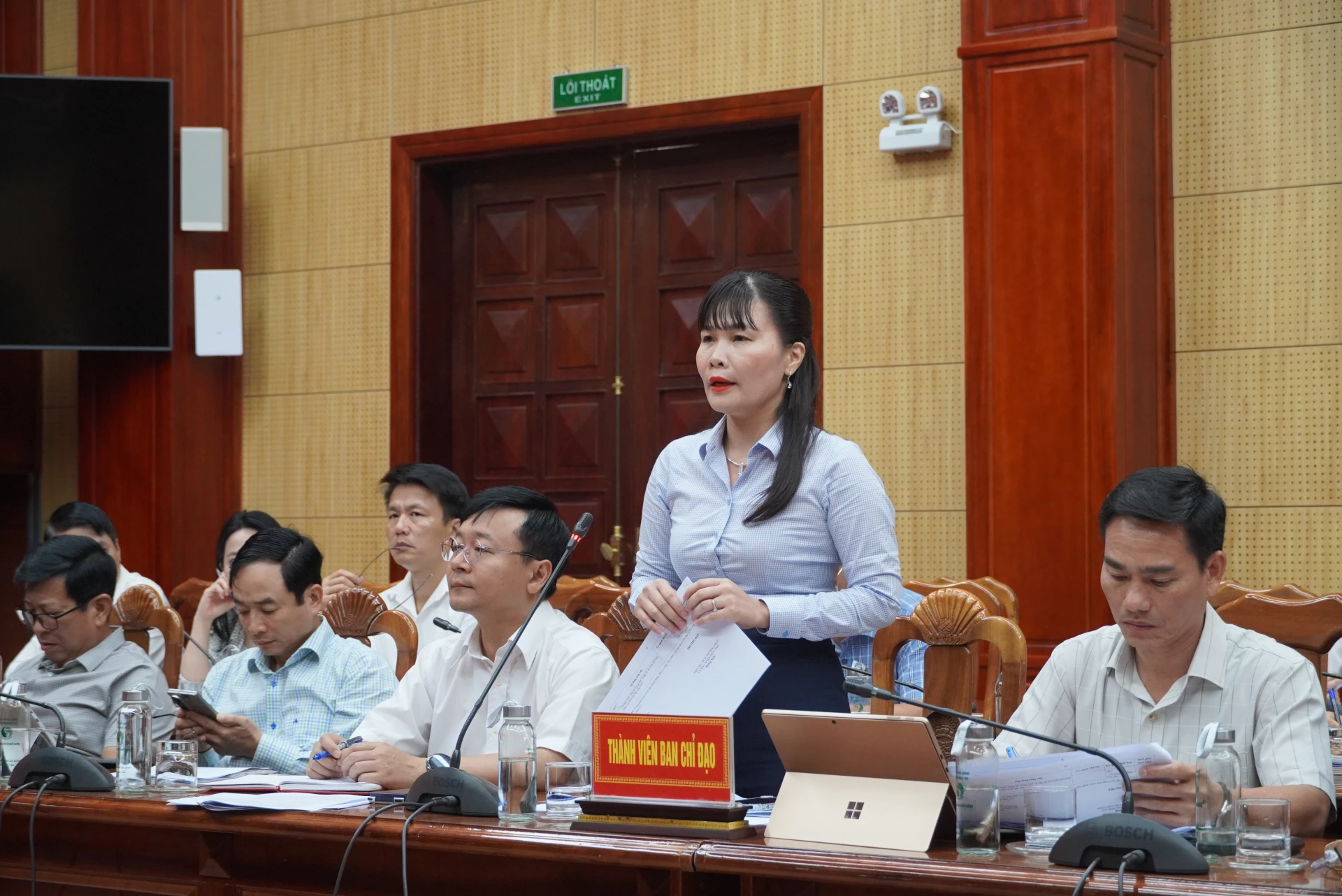 Đại biểu thảo luận tại cuộc họp - Ảnh: HL