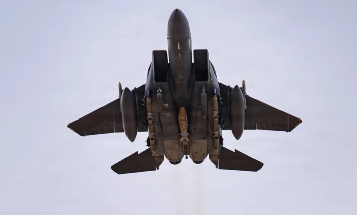 Mỹ giải cứu thành công phi công F-15E bị bắn rơi tại Iran